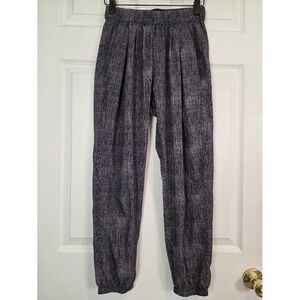 Lululemon Size 4 Rollin' With My Omies Crop Jogger‎ Pants Black White Print